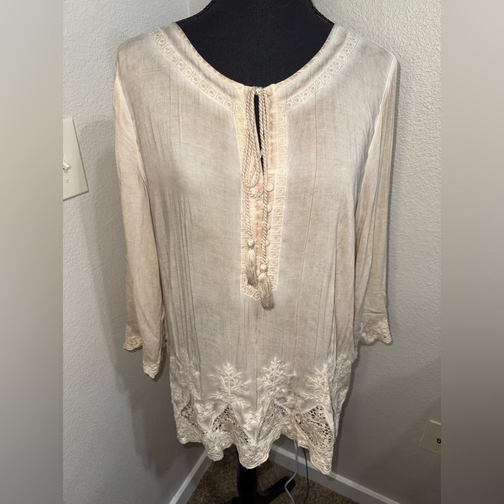 Andree Blue Cream Boho Tie Front Women's Top- Size Large‎